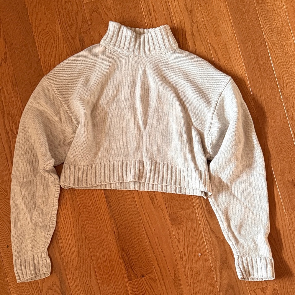 Wilfred light grey sweater